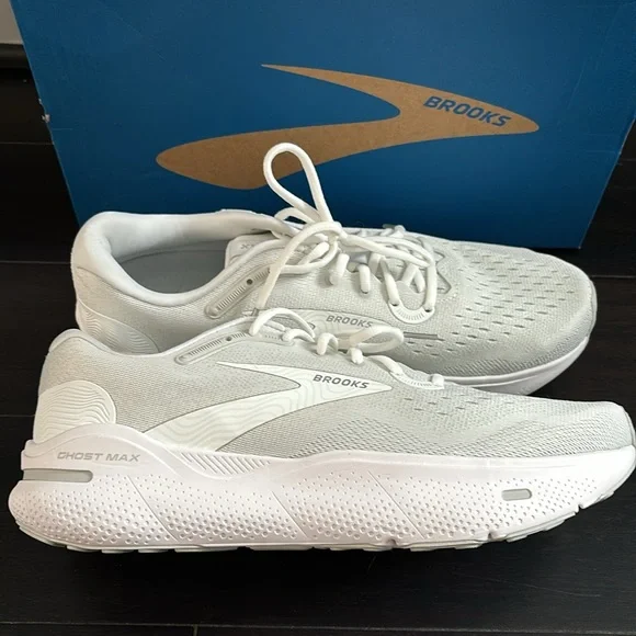 Brooks MEN’S GHOST MAX IN WHITE/OYSTER/METALLIC SILVER SZ 11.5 NEW IN BOX - Picture 2 of 11